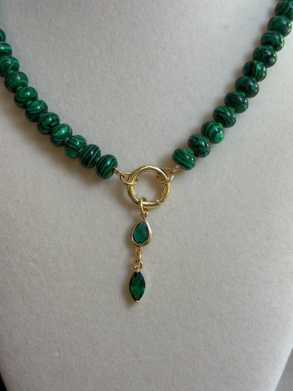 Natural stone green malachite bead necklace with pendant
